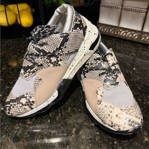 Outwoods Metallic and Cream Sneakers